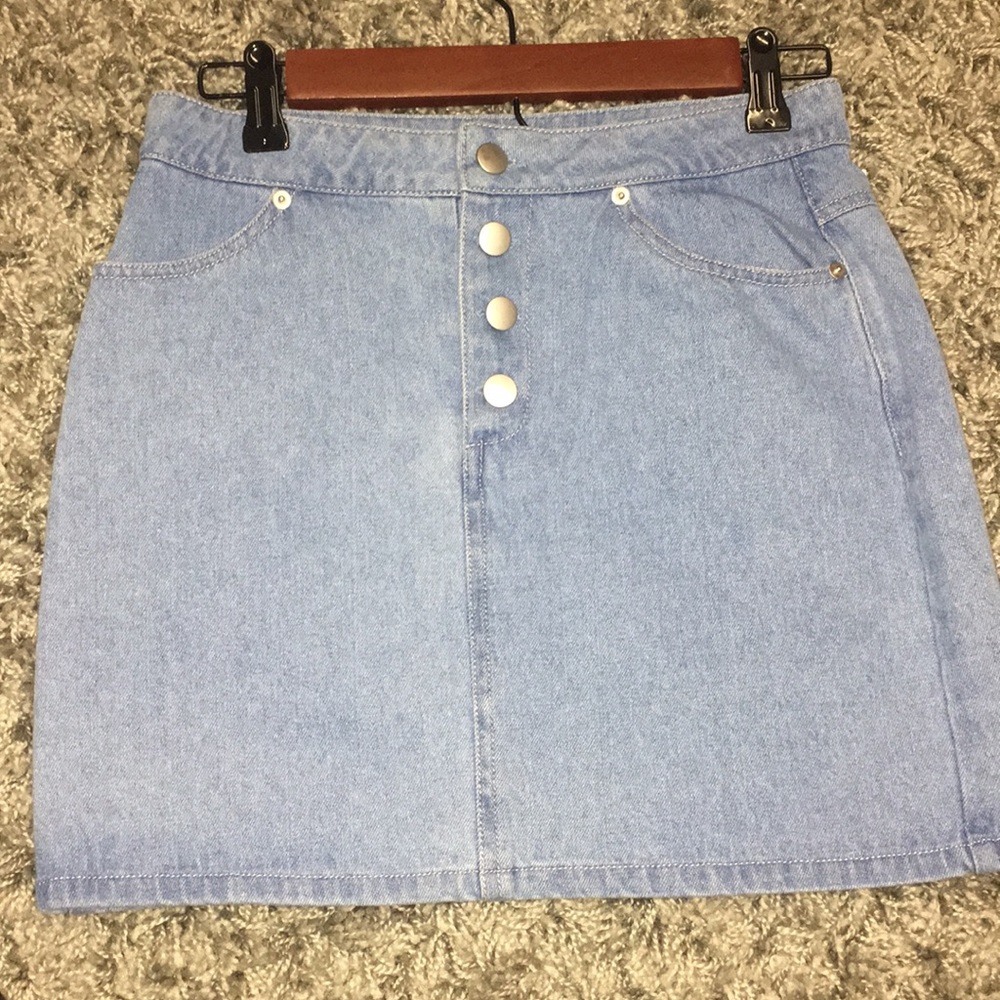 Short denim skirt NEVER WORN with tags